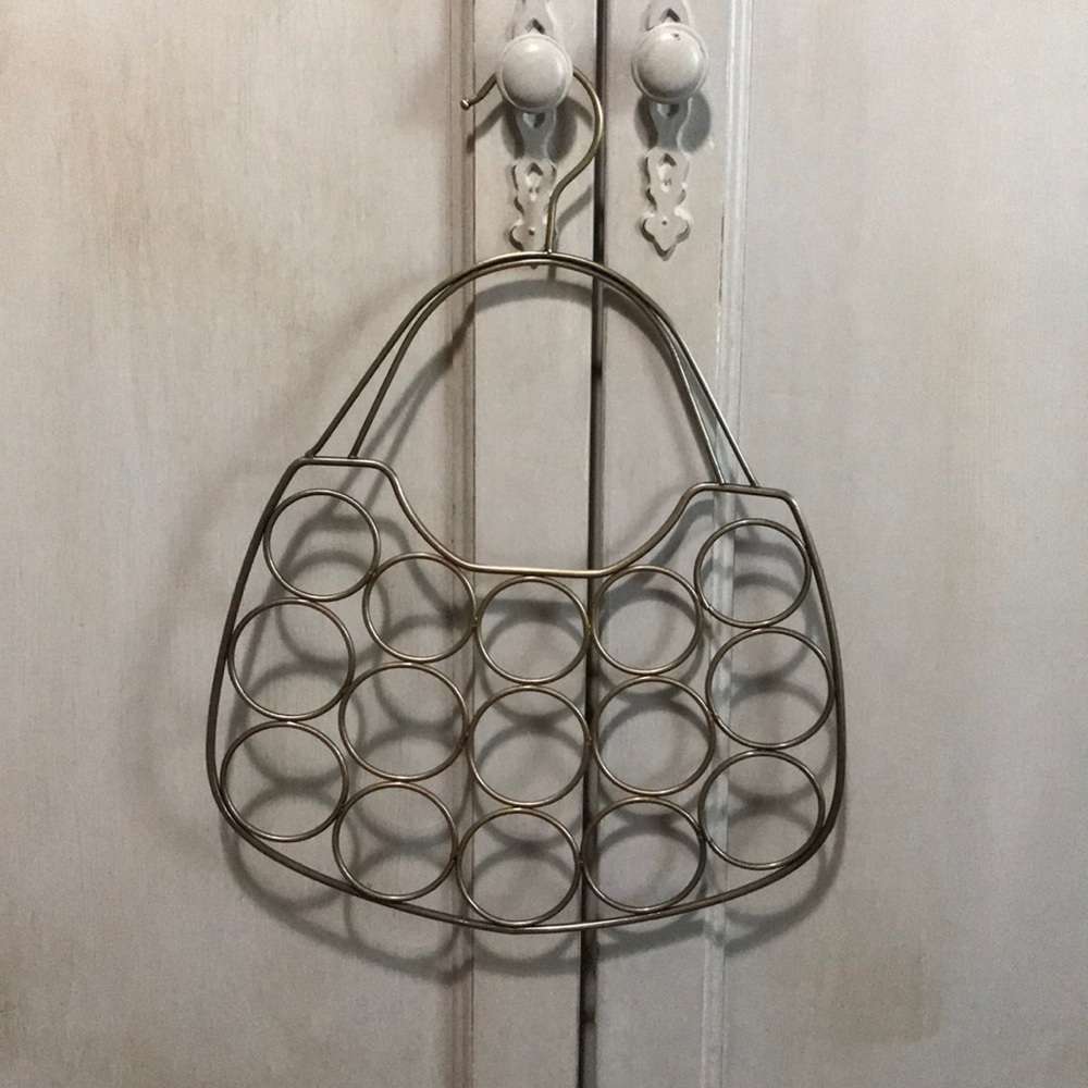 Scarf holder